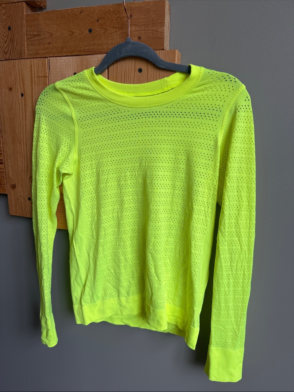 Lululemon Swiftly Breathe Long Sleeve